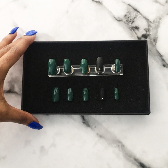 Handmade EnvyGreen set - press-on nails. - Picture 3 of 4